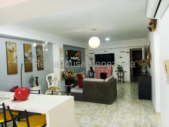 //*//maria E. Renta House Vende Acogedor Apartamento De 136 M2, Con Cocina Moderna Y Equipada, Amplio Recibo Comedor, En San Felipe, Yaracuy#25-23039*