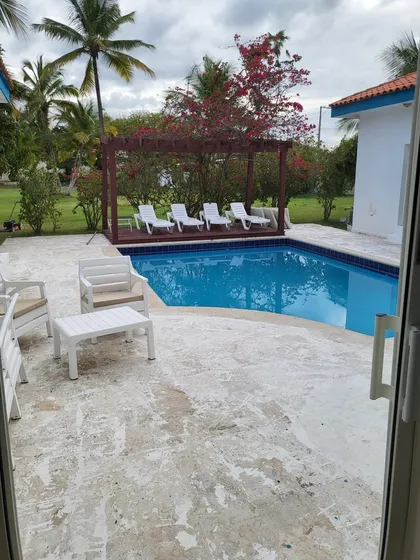 Uvero Alto  Punta Cana ¡villa Full Amueblada Para 12 Personas! Us$2,500 Mensual | 1,100m² Terreno | 400m² Construcción