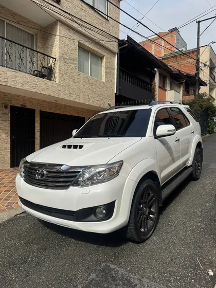 Toyota Fortuner 4x4 Srv