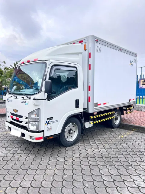 Camion Nlr 511 Ev Ac 3.0 2