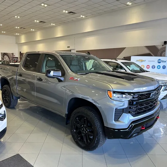 Chevrolet Silverado Chevrolet Silverado Z71 Trail Boss Motor V8 10 Velocidades Automatica 5.3 360cv 4x4