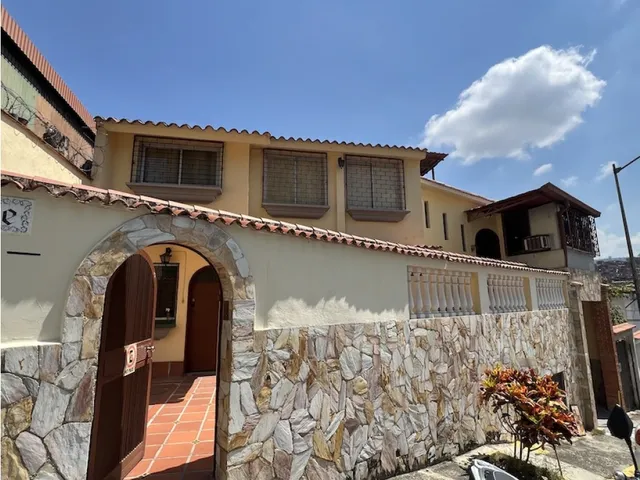 Quinta Bifamiliar El Llanito Calle Cerrada