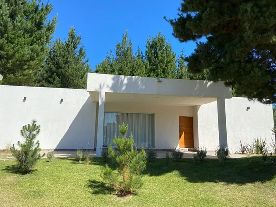 Vendo O Permuto Casa Con Piscina En Barrio Costa Esmeralda, Costa Atlantica, 