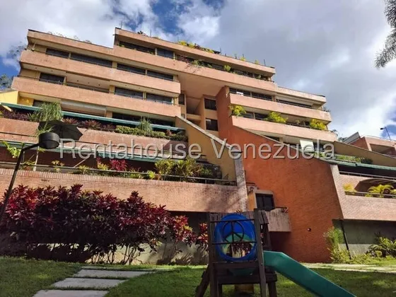 165m2 En Los Naranjos Del Cafetal, Comodidad, Estilo Y  Sorprendente Vista. Amoblado, Vigilancia 24 Horas, Mls# 25-15085