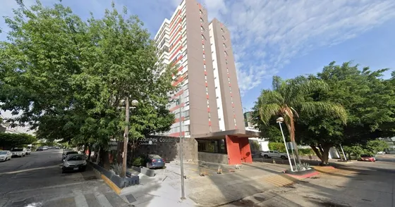 A 3 Min De La Glorieta Colon Departamento En Remate En Horizontes Country
