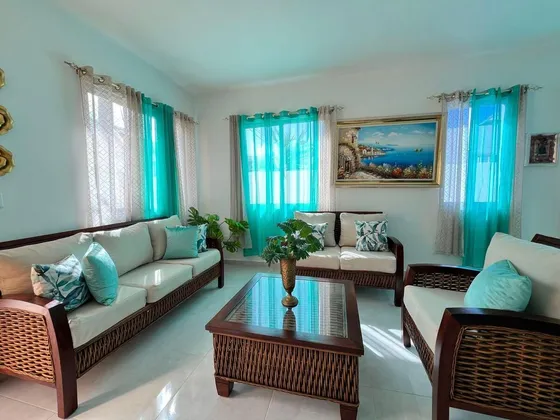 Gorgeous Furnished House With Piscuzzi