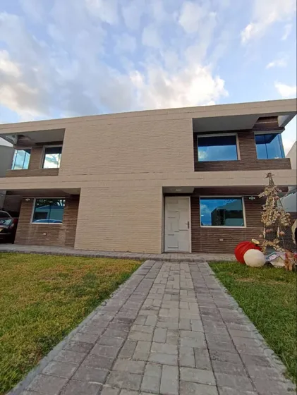 Hermoso Townhouse En Venta En Exclusivo Conjunto. Casa V. Lo