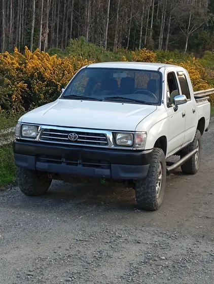 Toyota Hilux 4x4