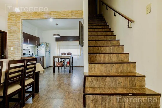 Venta Casa Mas Monoambiente En Hurlingham Con Gran Lote 