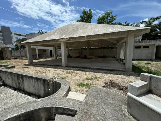 Terreno En Renta Con Construcción,  Av. Huayacán, Cancún