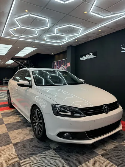 Volkswagen Vento 2.0 Sportline Tsi 200cv Bi-xenon Dsg