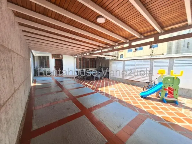 Casa-quinta Duplex Urb El Bosque Lista Para Habitar  25-18693