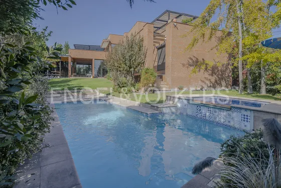 Excelente Casa Mediterránea Huinganal