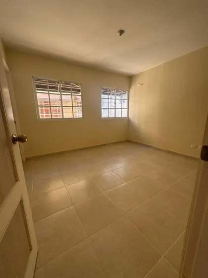 Alquiler De Apartamento  Autopista San Isidro 2 Parqueos Res, Cerrado