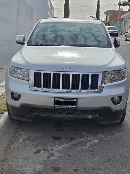Jeep Grand Cherokee Laredo V6 Lujo 4x2 At