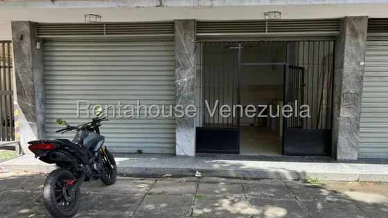 Excelente Local Comercial A Pie De Calle En Las Acacias. Mls # 25-24145 Lp