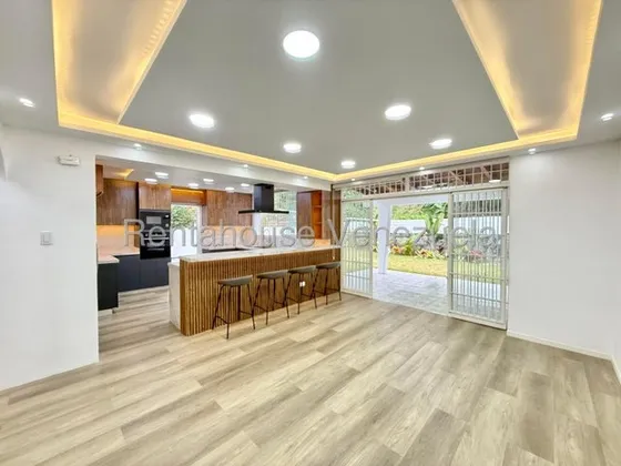 Preciosa Casa En Venta En Alto Prado Cda 25-22470