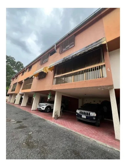 Remodelado Bello Town House En Venta Caracas 148.500$