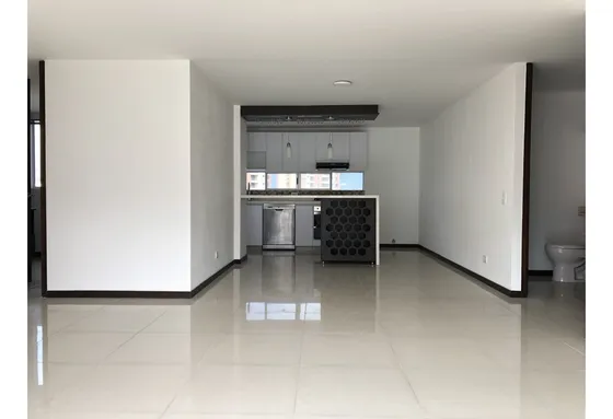 Apartamento En Arriendo, Balsos Con La Inferior 