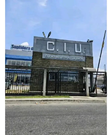 En Venta Local Comercial  Con Almacen Totalmente Operativo