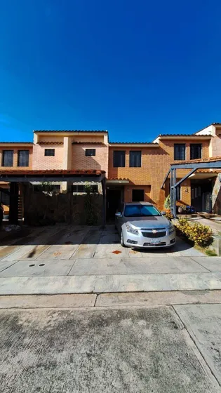 271434 Am* Alquiler De Townhouse En Mañongo - El Rincon Naguanagua 