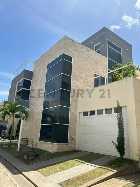 Se Ofrece En Venta Townhouse En Parque Los Saltos