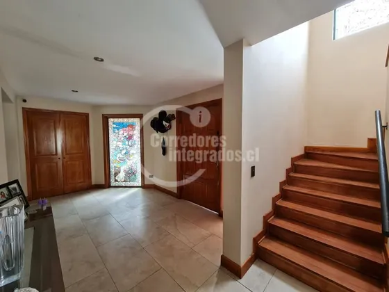 Casa En Venta De 6 Dorm. En Las Condes
