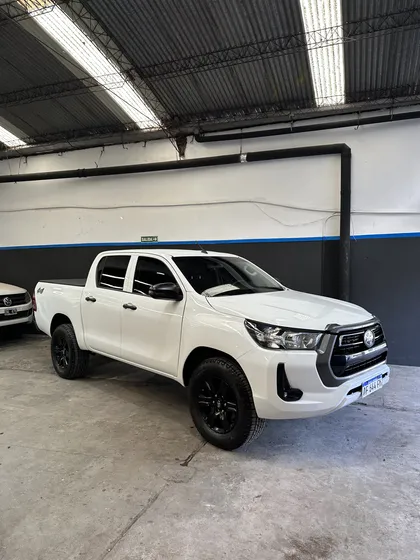 Toyota Hilux 2.4 Cd Dx 150cv 4x4