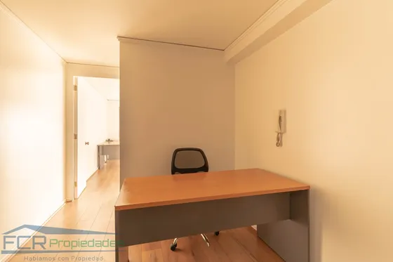 Excelente Oficina De 1 Privado Edificio Century Ñuñoa