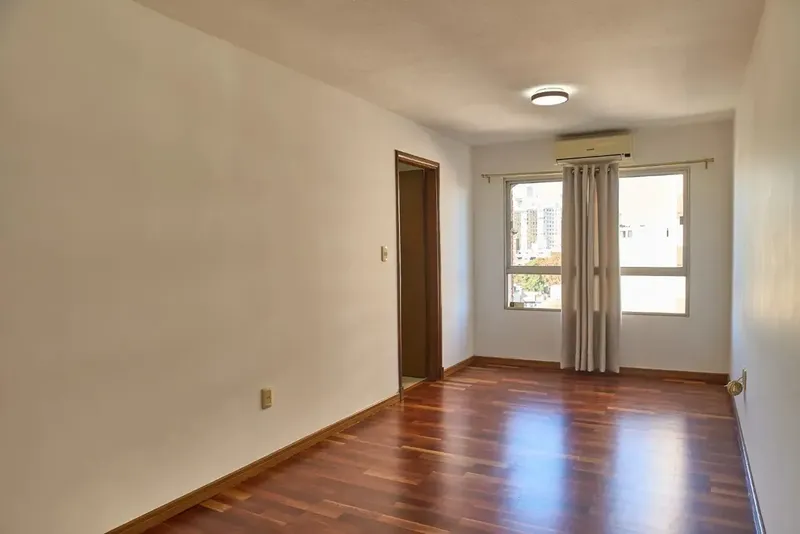 Alquiler En La Blanqueada, 1 Dormitorio, Piso 7 Al Frente, Terraza Lavadero, Sum Y Camaras