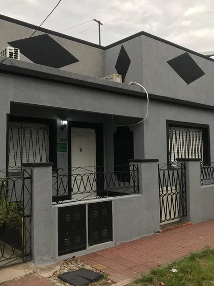 Casa De Tres Ambientes En Venta Ubicada En San Justo