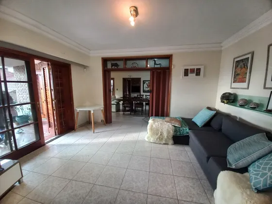  Importante Casa En Venta - Barrio José Muñoz - Permuta Menor