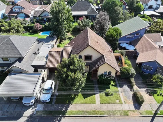 Casa En Venta De 4 Dorm. En Talca