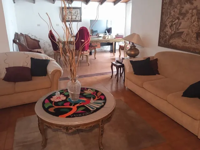 Casa Comercial En Venta En Santa Elena Este De Barquisimeto A Pie De Calle Rpaiva