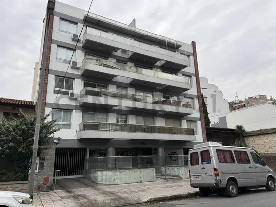 Venta - Cochera Cubierta - Villa Del Parque - Bajas Expensas