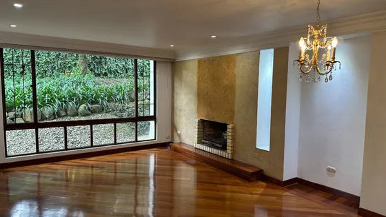 Amplio Apartamento En Exclusiva Zona De Bogotá