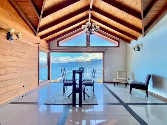 Casa En Arriendo En Pucón Con Acceso Al Lago 
