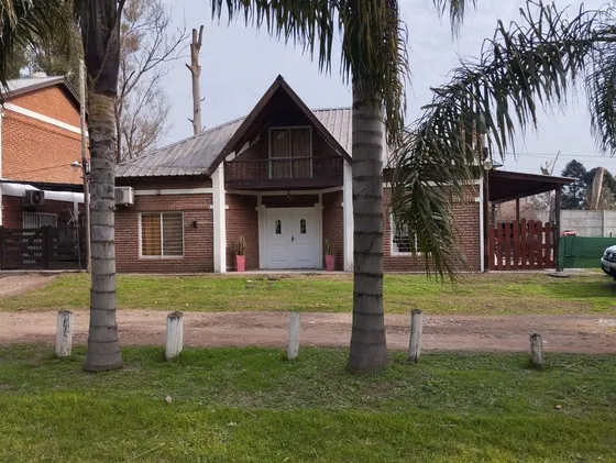 Casa 4 Ambientes Bo. Tiempo Libre Financia Permuta