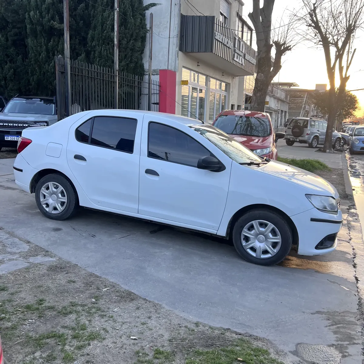 Renault Logan 1.6 Authentique Plus 85cv519316614435973128