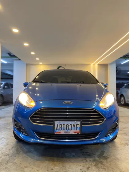 Ford Fiesta Titanium .