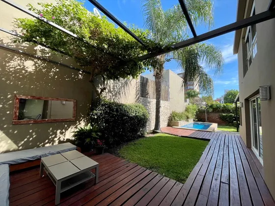 Venta Casa 4 Dormitorios Jardin Piscina Parrillero Pocitos