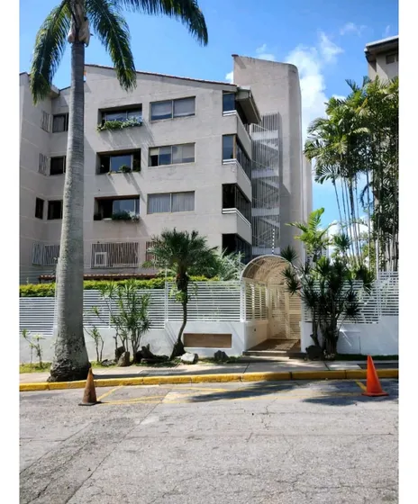 Vendo Ph 300m2 Los Samanes 9159