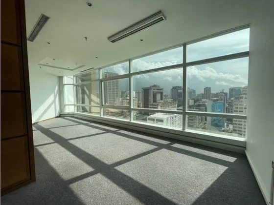 Se Alquila Oficina 113m² Torre Letonia 