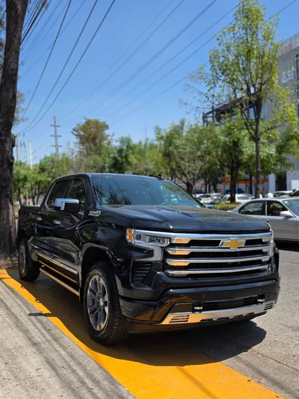 Chevrolet Cheyenne 6.2 V8 Doble Cabina High Country 4x4 At