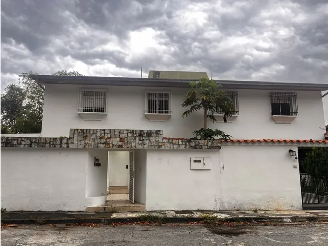 Venta Casa 168m2  6h/4h/3pe Alto Prado, Calle Cerrada Cl