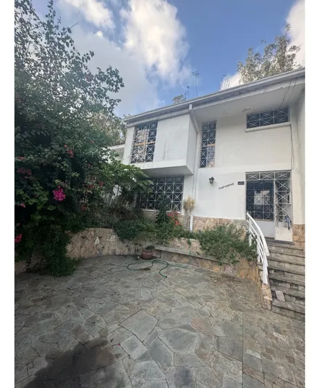 Se Vende Casa 370m² 4h+s/3b+s/2e La Trinidad