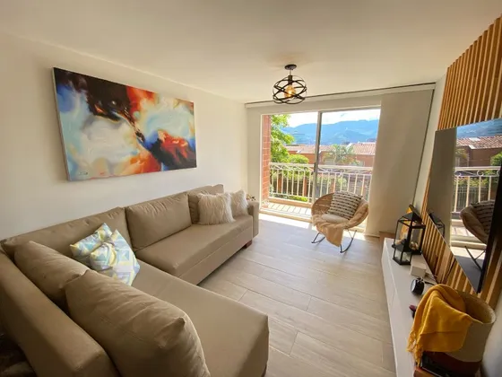  Apartamento En Arriendo Ubicado En El Poblado Sector Castropol  (27021).