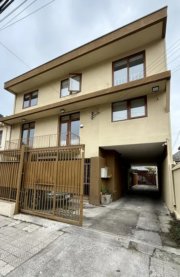 Gran Casa Familiar, A Pasos De Udec