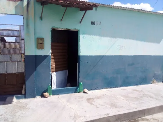 Imóvel Com Área Construída 