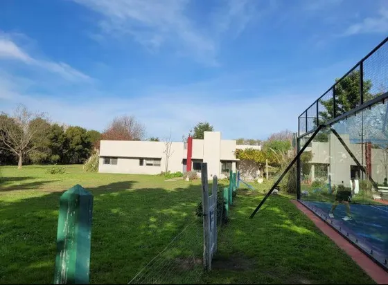 Quinta En Venta - 2 Dormitorios 1 Baño - 10.000mts2 - Lobos